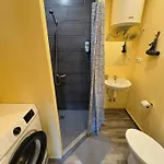 Escape - Comfortable With Free Parking On Premises * Riga