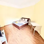 Apartment Escape - Comfortable With Free Parking On Premises Riga
