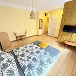 Escape - Comfortable With Free Parking On Premises Appartement Riga