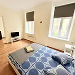 Escape - Comfortable With Free Parking On Premises Apartman