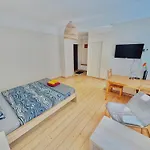 Escape - Comfortable With Free Parking On Premises * 里加