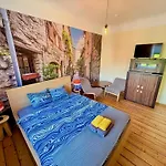 Escape - Comfortable With Free Parking On Premises ريغا