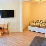 Escape - Comfortable With Free Parking On Premises *