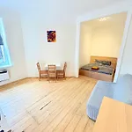 Escape - Comfortable With Free Parking On Premises * Riga