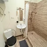 Escape - Comfortable With Free Parking On Premises Riga