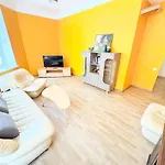 Escape - Comfortable With Free Parking On Premises Апартаменты Рига