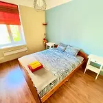 Apartman Escape - Comfortable With Free Parking On Premises Riga
