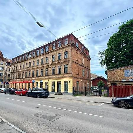 Escape - Comfortable With Free Parking On Premises * Riga