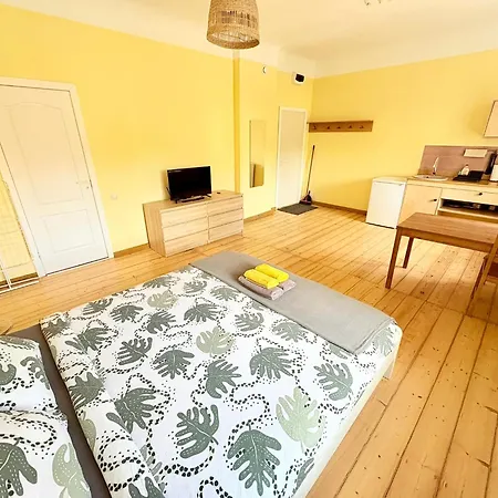 Escape - Comfortable With Free Parking On Premises