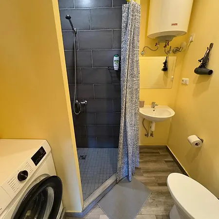 Escape - Comfortable With Free Parking On Premises * 里加