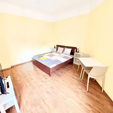 Apartment Escape - Comfortable With Free Parking On Premises Riga