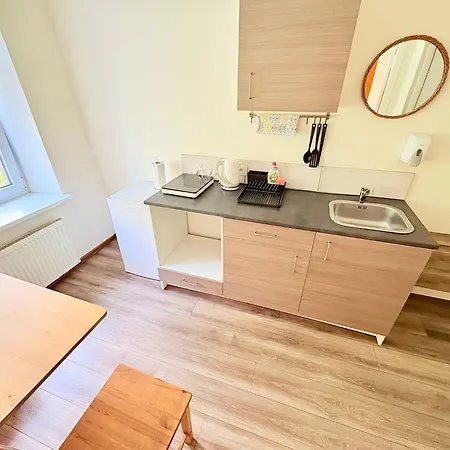 Escape - Comfortable With Free Parking On Premises Apartment