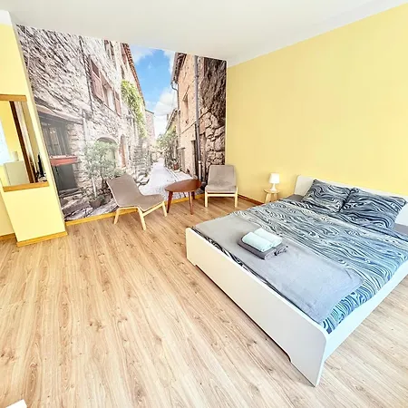 Escape - Comfortable With Free Parking On Premises Apartment *
