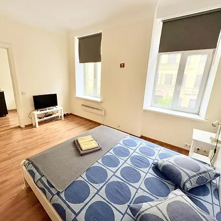 Escape - Comfortable With Free Parking On Premises Apartment