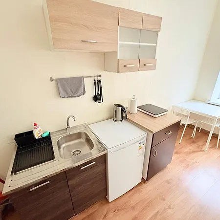 Escape - Comfortable With Free Parking On Premises Apartment