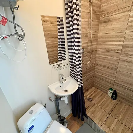 Apartment Escape - Comfortable With Free Parking On Premises Riga