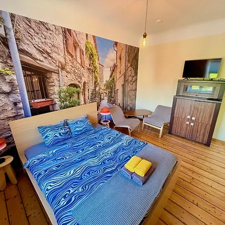 Escape - Comfortable With Free Parking On Premises リガ