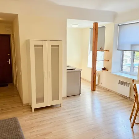 Apartment Escape - Comfortable With Free Parking On Premises Riga
