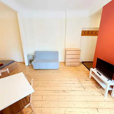 アパート Escape - Comfortable With Free Parking On Premises リガ