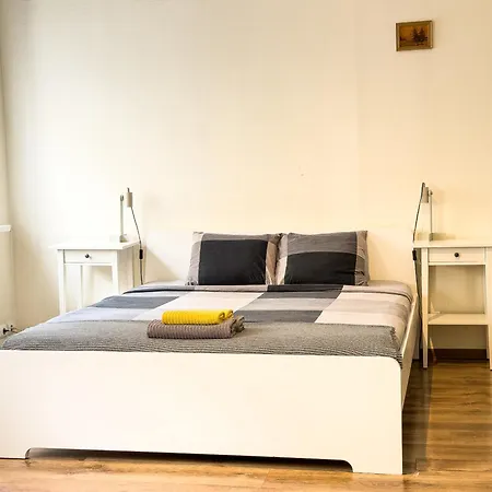 Escape - Comfortable With Free Parking On Premises Apartment Riga