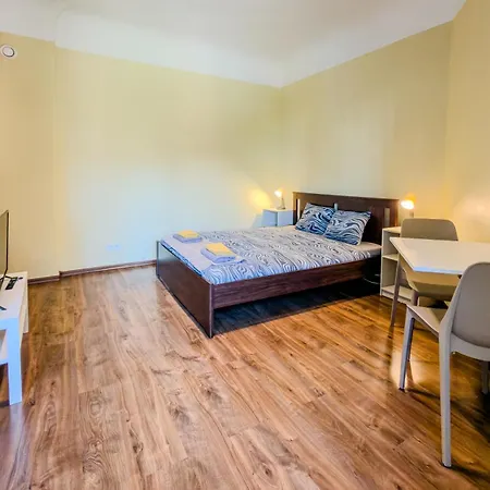 Apartment Escape - Comfortable With Free Parking On Premises Riga