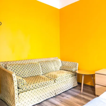 Apartment Escape - Comfortable With Free Parking On Premises