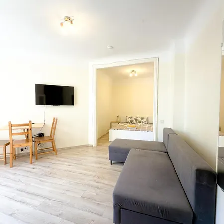 Escape - Comfortable With Free Parking On Premises