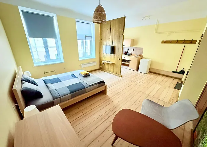 Dzīvoklis Escape - Comfortable With Free Parking On Premises Riga