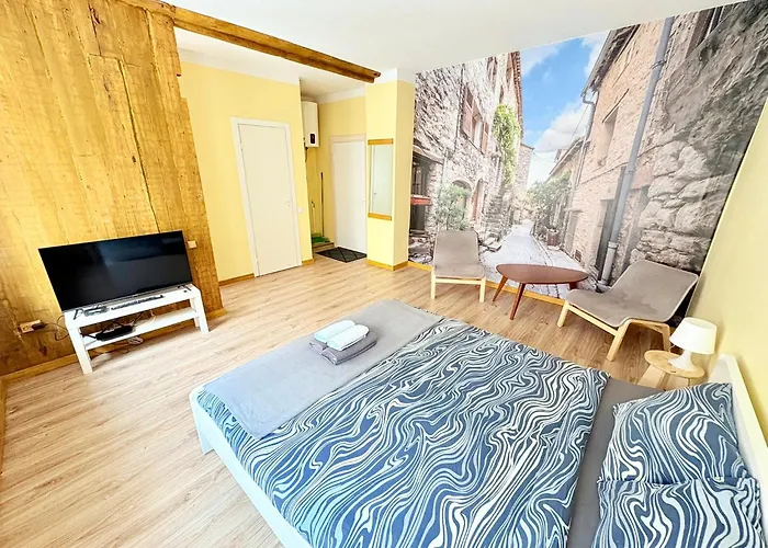 Dzīvoklis Escape - Comfortable With Free Parking On Premises *