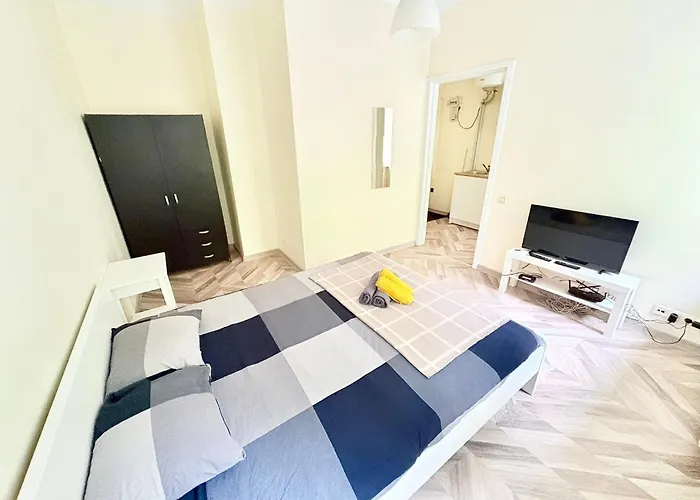 Apartment Escape - Comfortable With Free Parking On Premises *