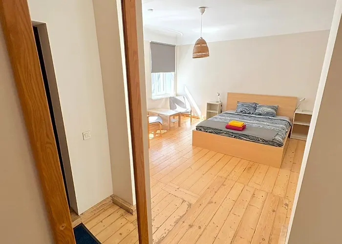 Escape - Comfortable With Free Parking On Premises