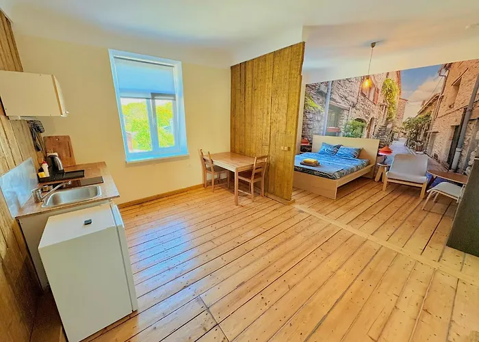 Escape - Comfortable With Free Parking On Premises