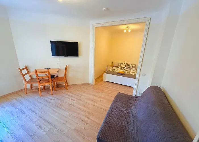 Escape - Comfortable With Free Parking On Premises * Riga