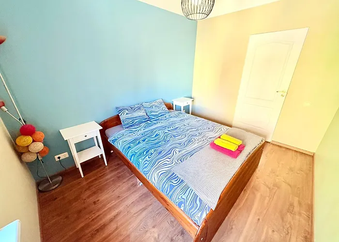 Apartment Escape - Comfortable With Free Parking On Premises *