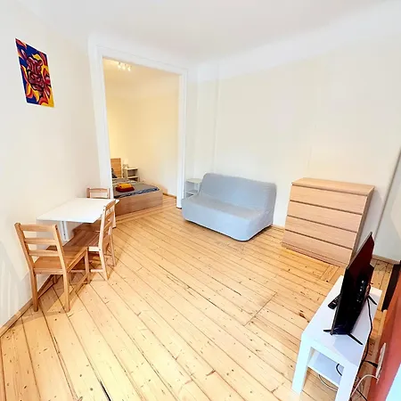 Escape - Comfortable With Free Parking On Premises * Riga