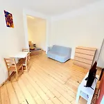 Escape - Comfortable With Free Parking On Premises * Riga